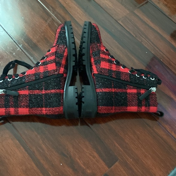 Kate Spade Red and Black Combat Boots Size 7 NWOT ( S - 12) - Picture 6 of 8